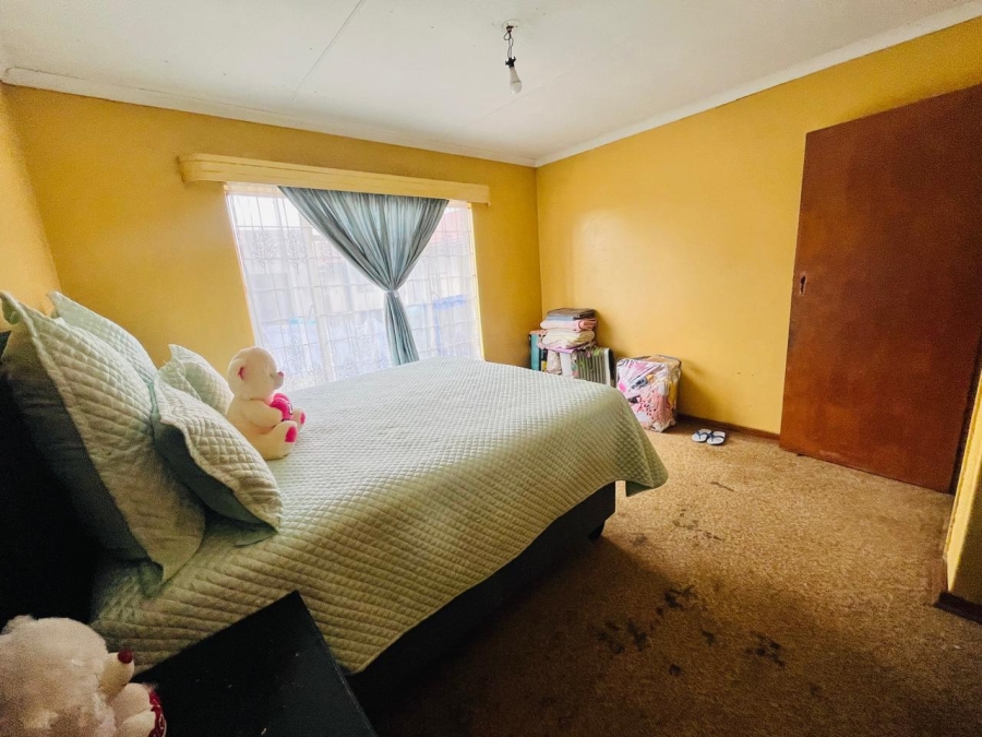 3 Bedroom Property for Sale in Molifi Tau Kloof Free State